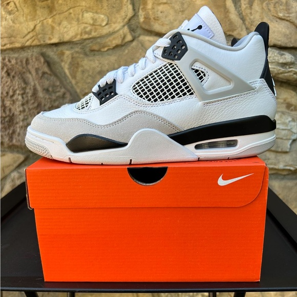 Air Jordan 4 “Military Black” Size 13 Men’s - Picture 3 of 11